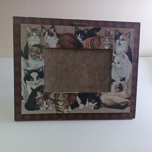 Cat-Themed Border Picture Frame - Picture 1 of 6